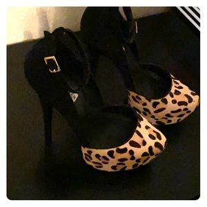 Steve Madden Leopard Pumps